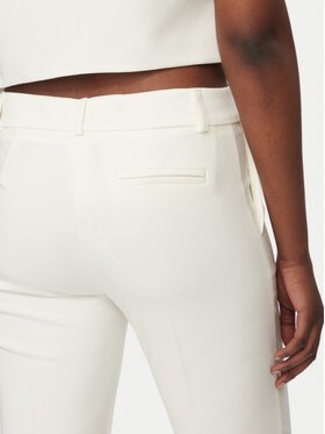 Rinascimento Spodnie materiałowe CFC0128638003 Biały Slim Fit
