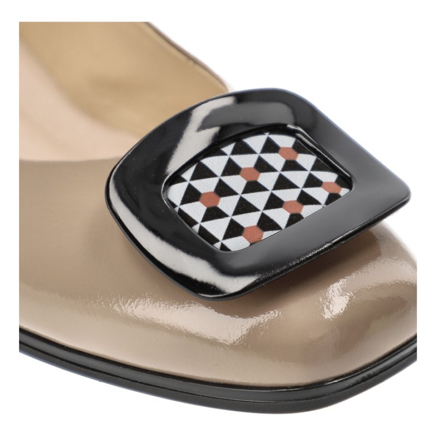 Beżowe Czółenka Armodo Eleganckie Obuwie Damskie Z Ozdobną Broszką