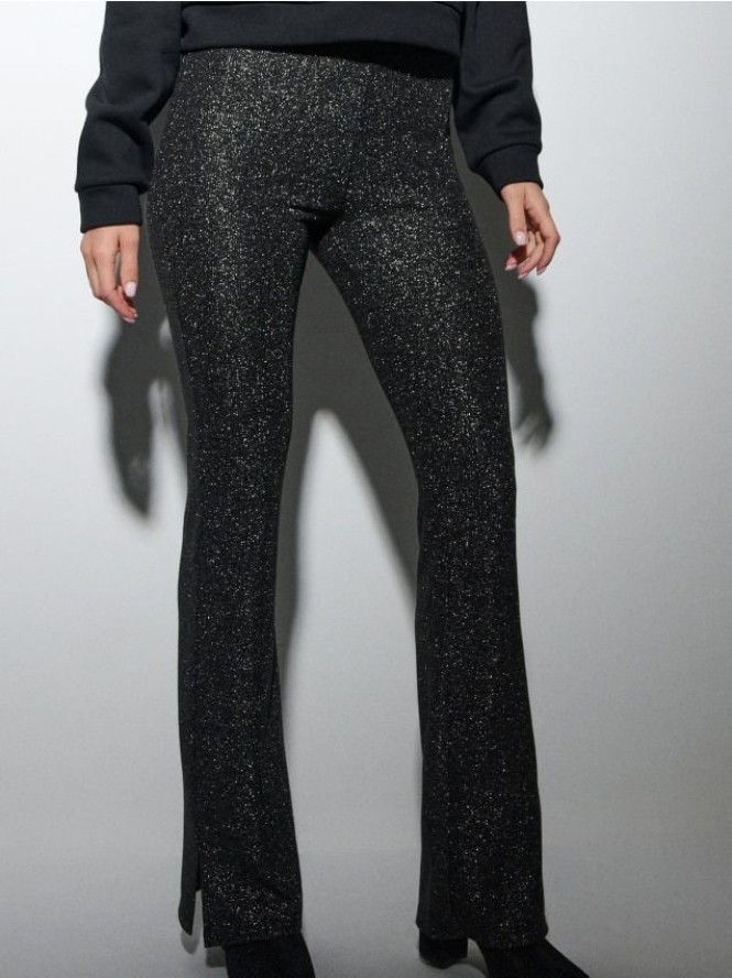 Spodnie flare z metalizowaną nicią - czarny