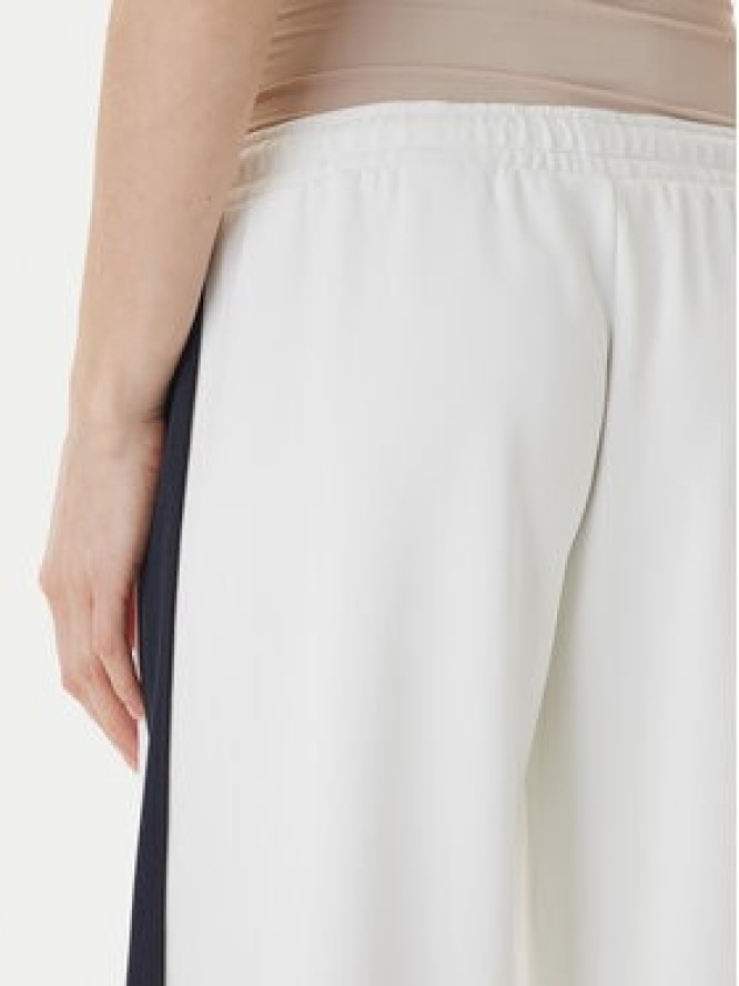 Guess Jeans Spodnie dresowe W6GBB6 KB212 Biały Relaxed Fit