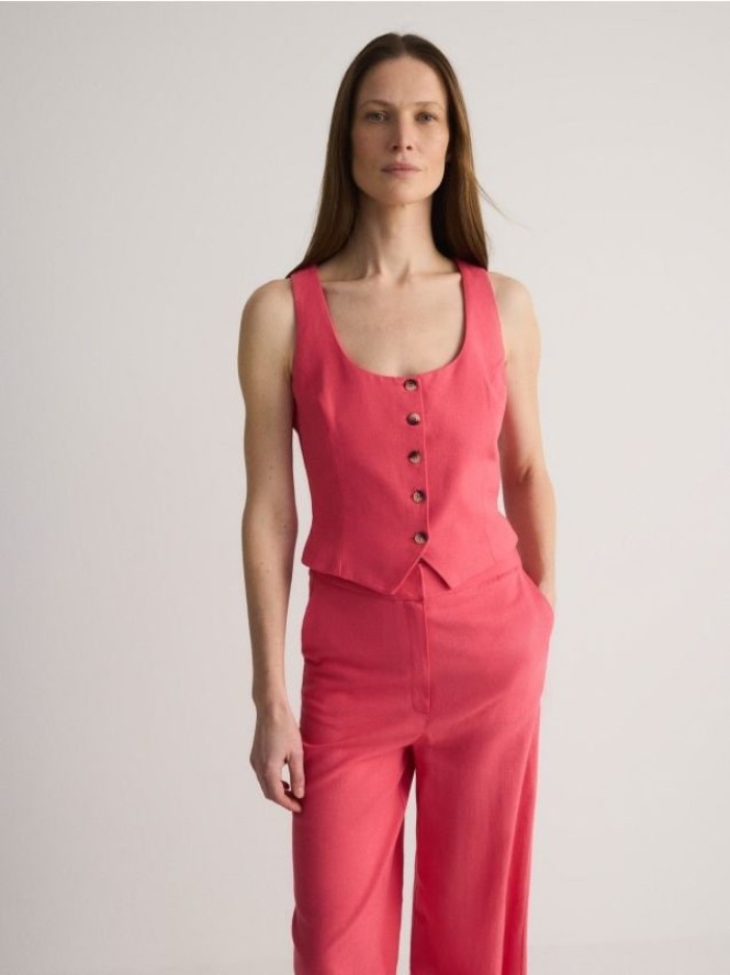 Taliowana kamizelka z lnem - intenstywna czerwień