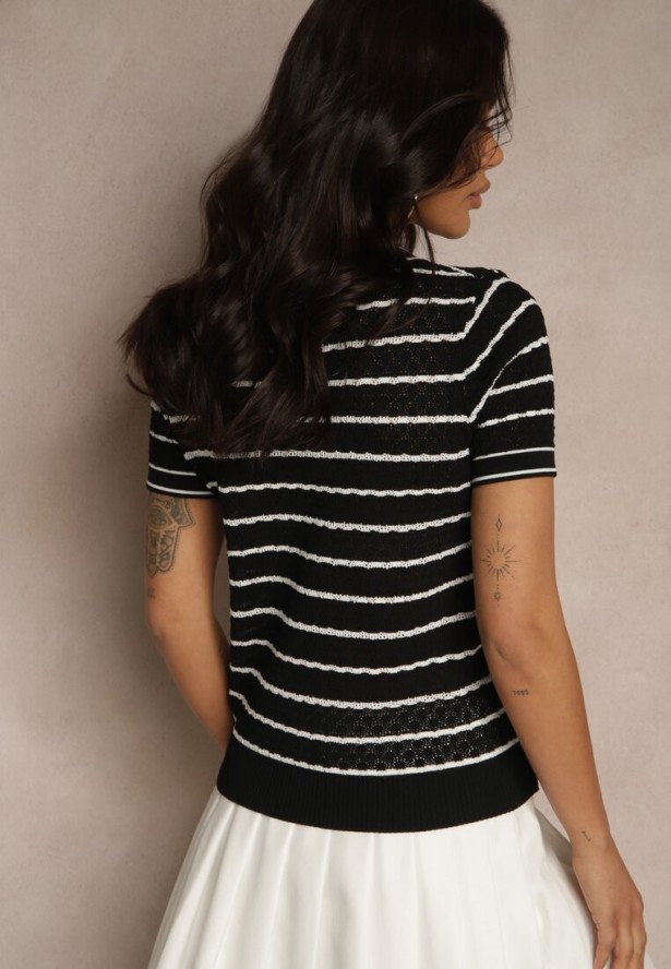 Czarna Bluzka z Wiskozą i Guzikami w Paski Nattoria