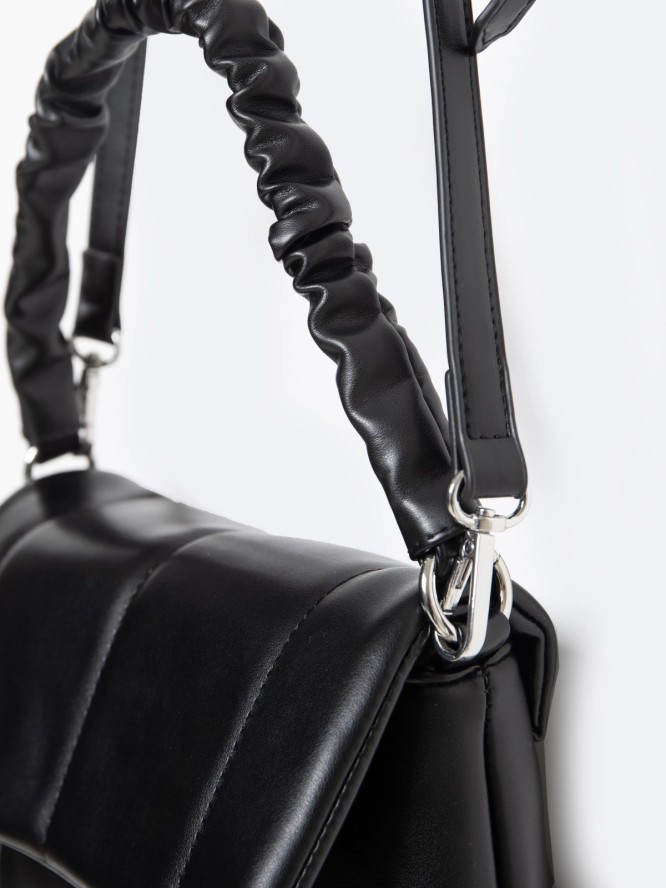 torebka damska typu crossbody czarna oo574117 906