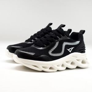 But sportowy DIMU czarny