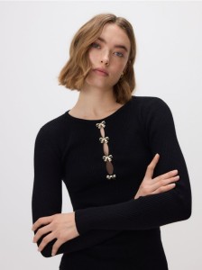 Bluzka z ozdobną aplikacją - czarny