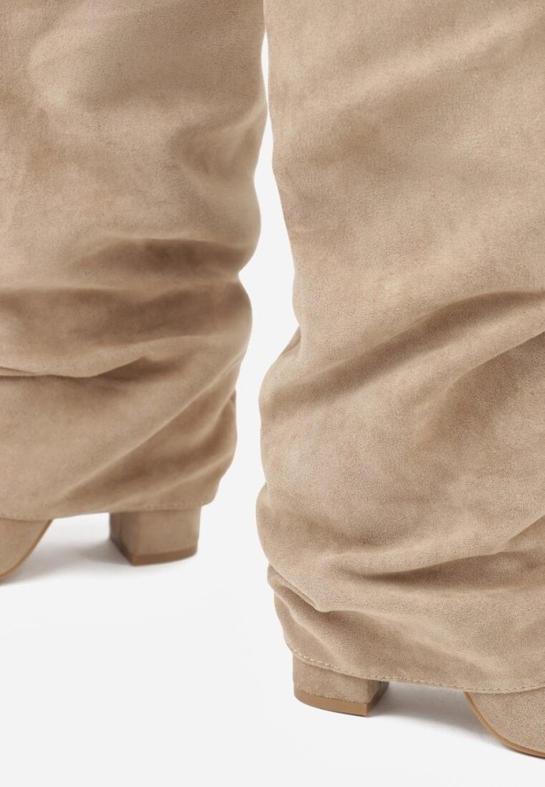 Ciemnobeżowe Marszczone Kozaki na Słupkowym Obcasie z Wywiniętą Cholewką Runella