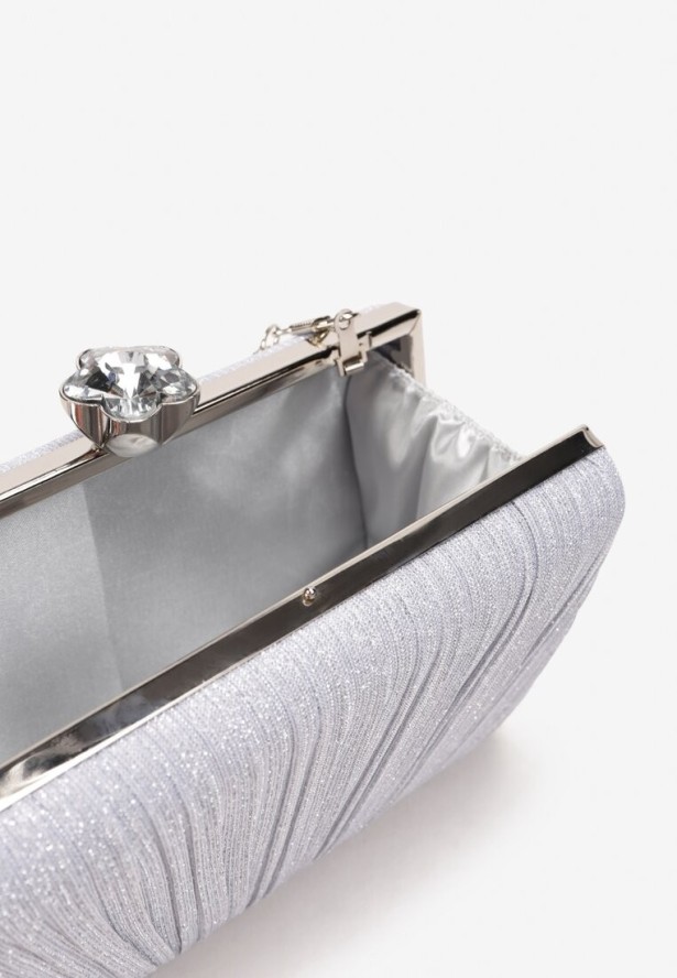 Srebrna Brokatowa Torebka Kopertowa z Retro Zatrzaskiem i Łańcuszkiem Vardia