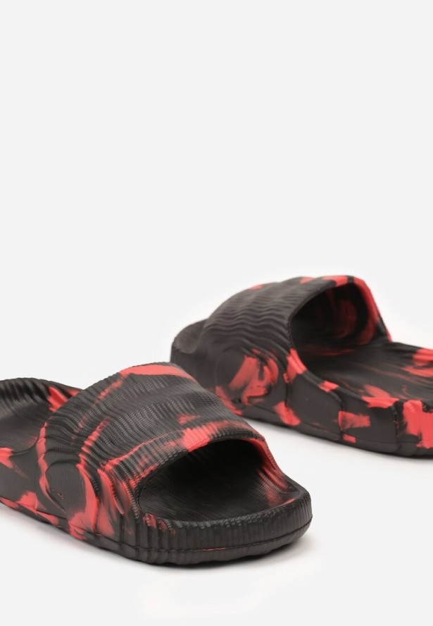 Czarno-Czerwone Klapki Typu Tie-Dye na Płaskiej Podeszwie z Pianki Tessane