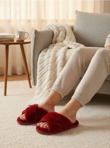 Kapcie z futerkiem - bordowy