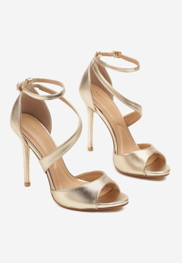 Złote Sandały Vices na Szpilce z Asymetrycznymi Paskami Sarivie