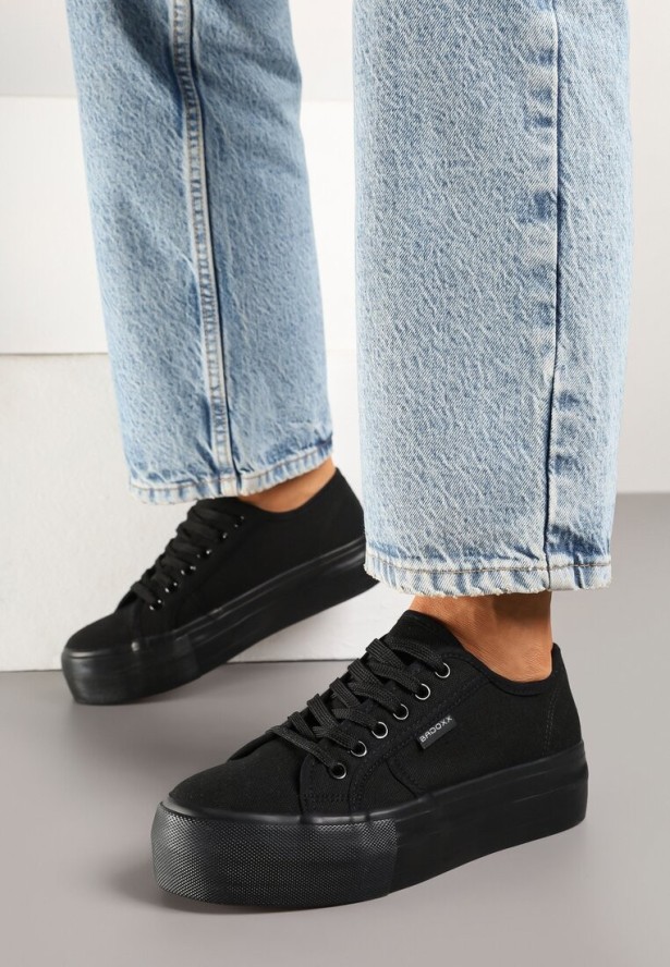 Czarne Klasyczne Trampki na Grubej Podeszwie Maireli