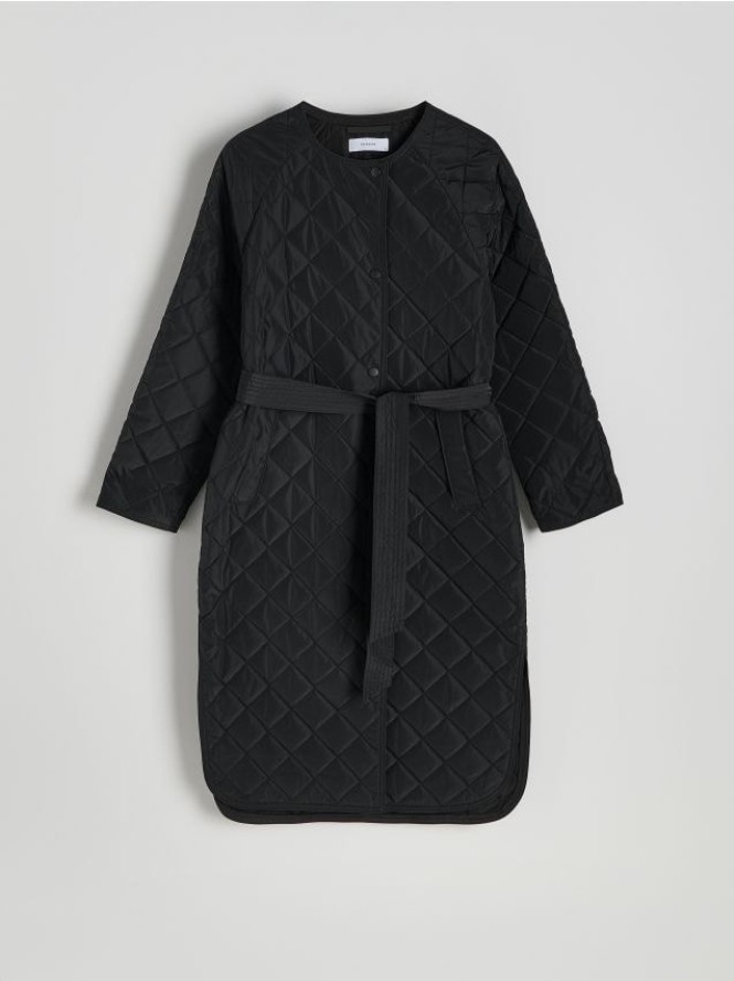 Pikowany płaszcz z paskiem - czarny
