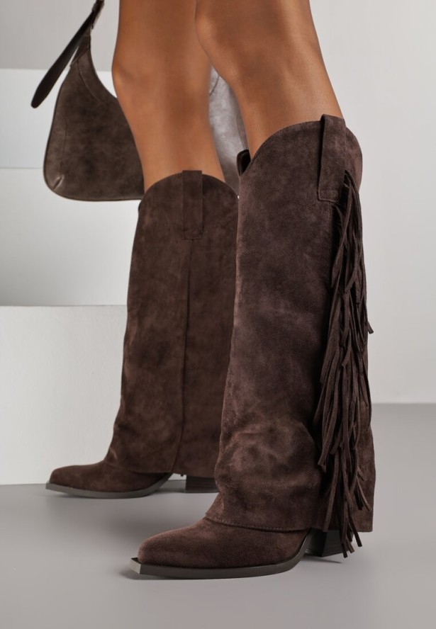 Ciemnobrązowe Kozaki Kowbojki na Stożku z Cholewką Imitującą Nogawkę z Frędzlami Monettea