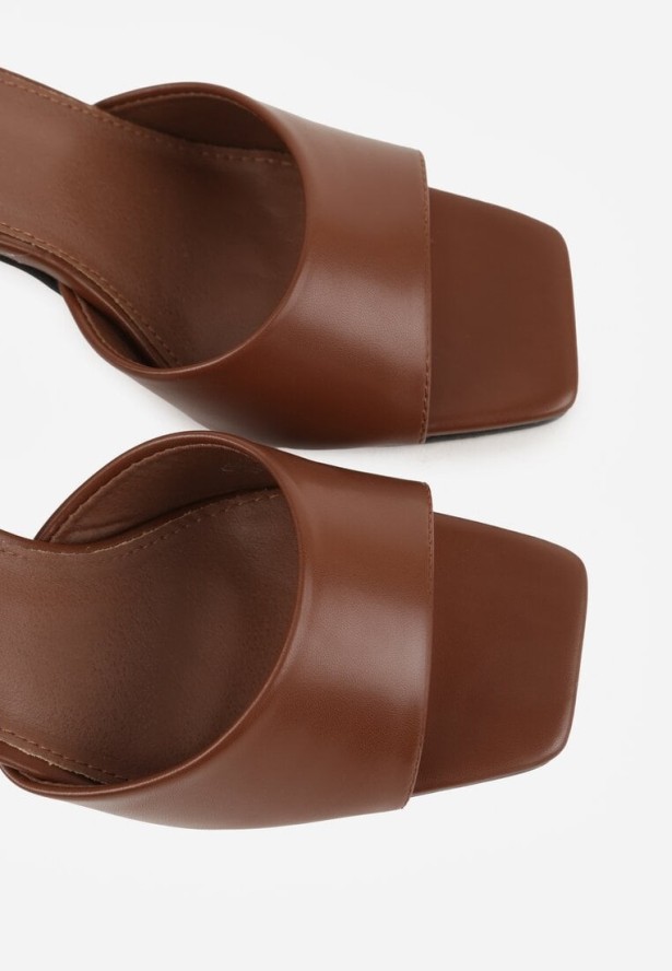 Brązowe Klapki na Szpilce Ozdobione Kwadratowym Noskiem Eudanassa