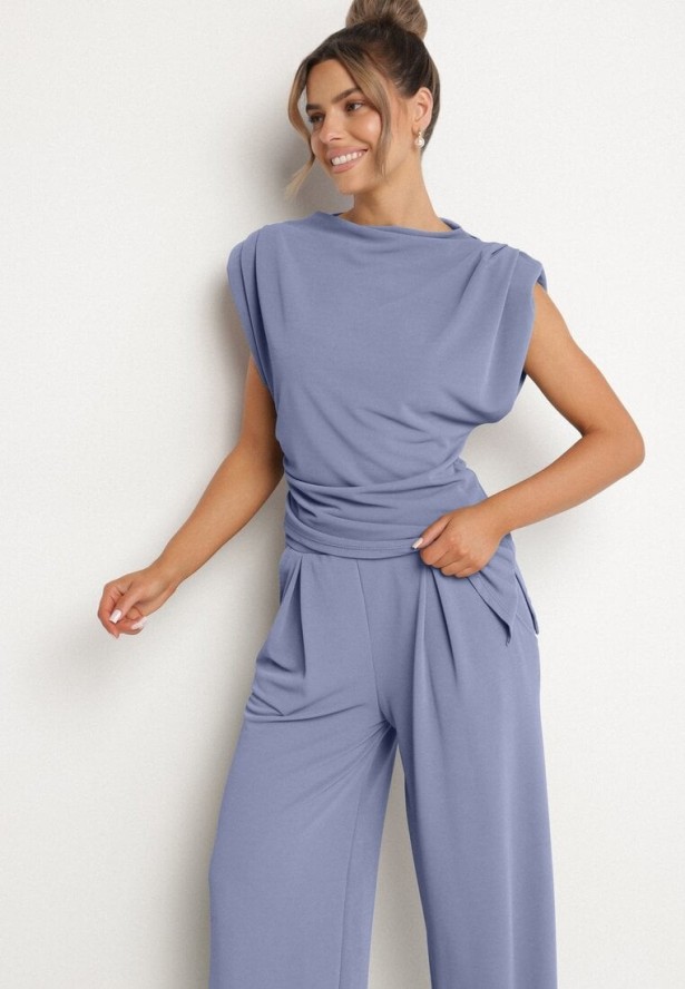 Niebieski Komplet Bluzka z Zaznaczonymi Ramionami i Spodnie Szerokie na Gumce Divaires