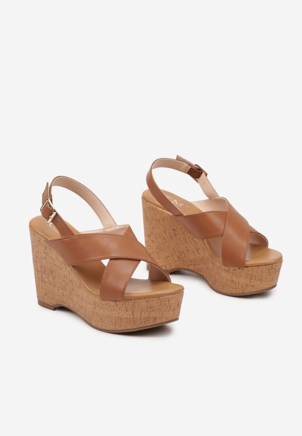 Brązowe Sandały na Koturnie ze Skrzyżowanymi Paskami Lorlexia