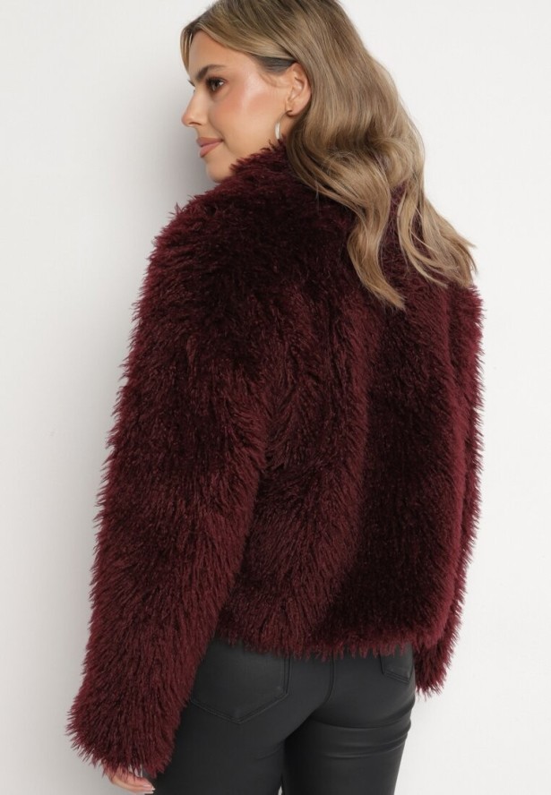 Bordowa Kurtka Futrzana o Krótkim Kroju z Szerokim Kołnierzem Riveti