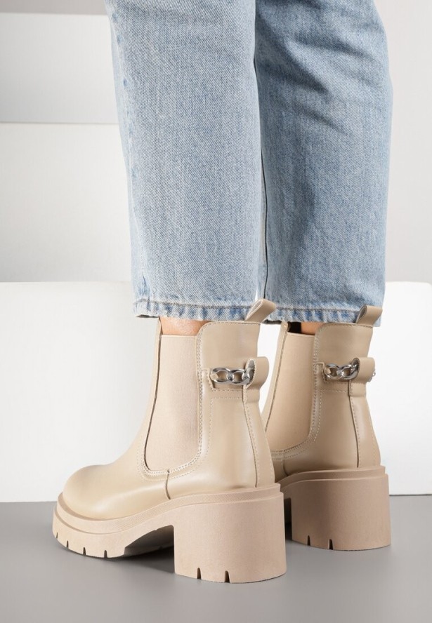 Beżowe Botki Sztyblety na Obcasie z Łańcuchem i Elastyczną Wstawką Alessyndra