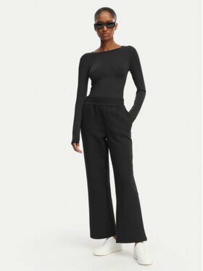 Armani Exchange Spodnie dresowe XW002840 AF21298 UC001 Czarny Regular Fit