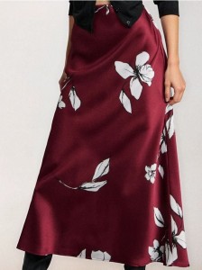 Satynowa spódnica midi w kwiaty - bordowy