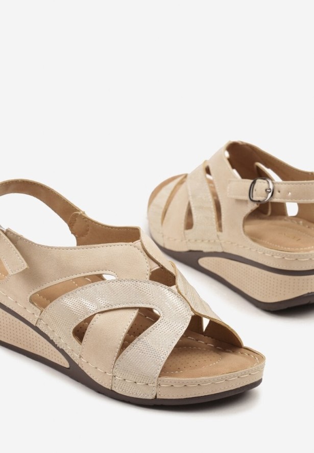 Beżowe Sandały Vices z Ozdobnymi Paskami Oviama