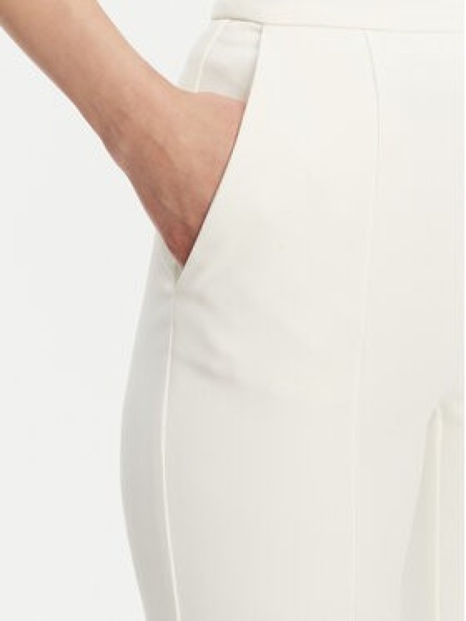 Elisabetta Franchi Spodnie materiałowe PA-076-51E2-V280 Biały Regular Fit