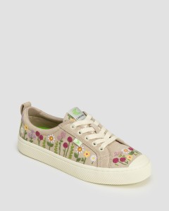 Trampki zamszowe Cariuma OCA Low Rose Suede Embroidered Flowers