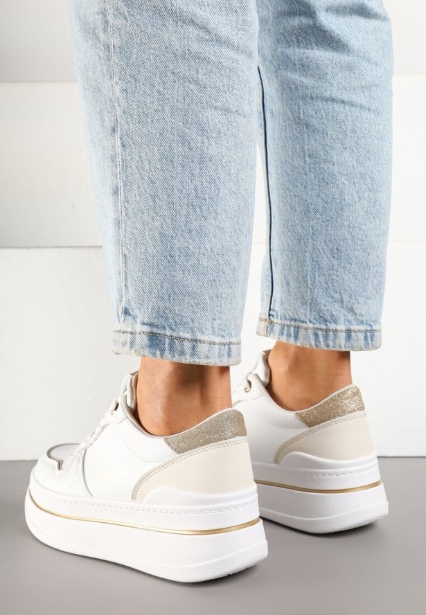 Biało-Złote Sneakersy na Platformie Ozdobione Brokatem i Napisem Udivoria