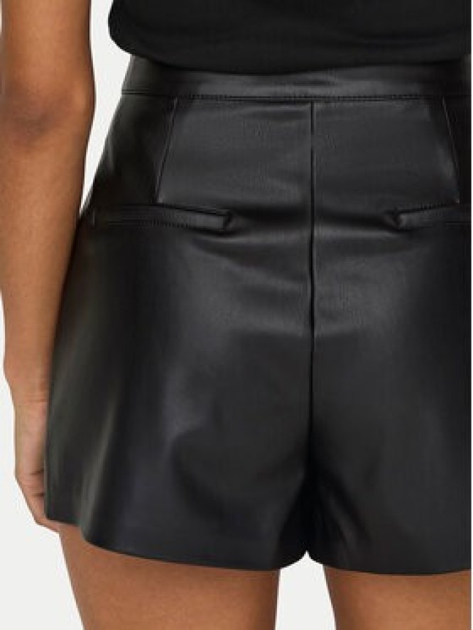 ONLY Szorty z imitacji skóry Tricia 15287184 Czarny Baggy Fit