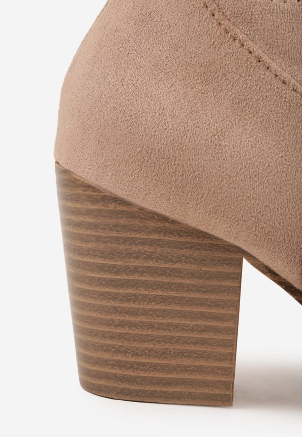 Ciemnobeżowe Botki Typu Kowbojki VICES na Obcasie z Ażurową Cholewką Eranata