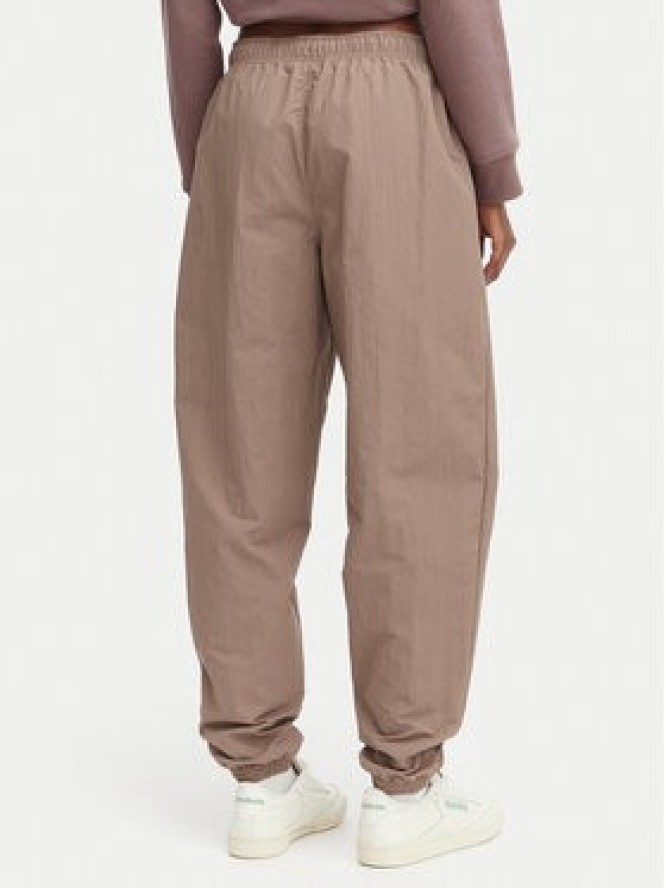 Reebok Spodnie dresowe Kalina RK25694CCW - LIGHT COCOA/LINEN Brązowy Relaxed Fit