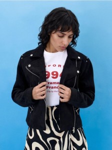 Ramoneska z imitacji zamszu z ozdobnymi ćwiekami - czarny