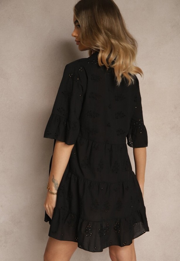 Czarna Rozkloszowana Sukienka Koszulowa z Bawełny Zdobiona Haftem i Falbanami Filarosa