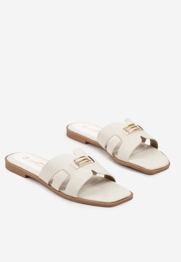 Białe Klapki z Kwadratowym Noskiem Zdobione Metaliczną Aplikacją Idellori