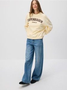 Bluza z haftowanym napisem - jasnożółty