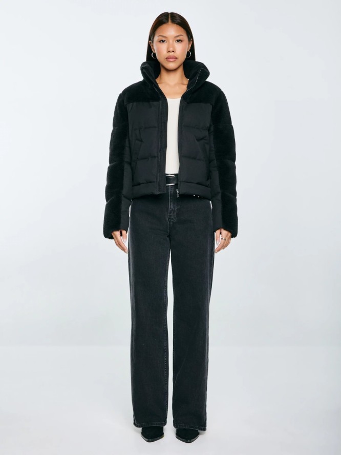 Kurtka damska pudełkowa z futerkiem czarna Salbatora 906