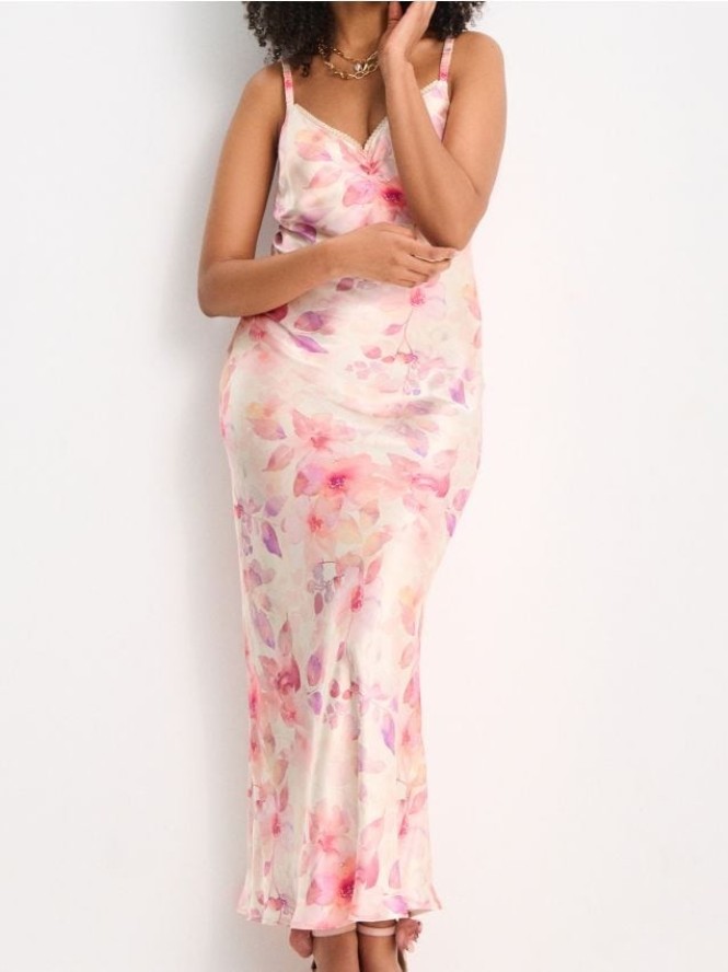 Satynowa sukienka maxi na ramiączkach w kwiaty - wielobarwny