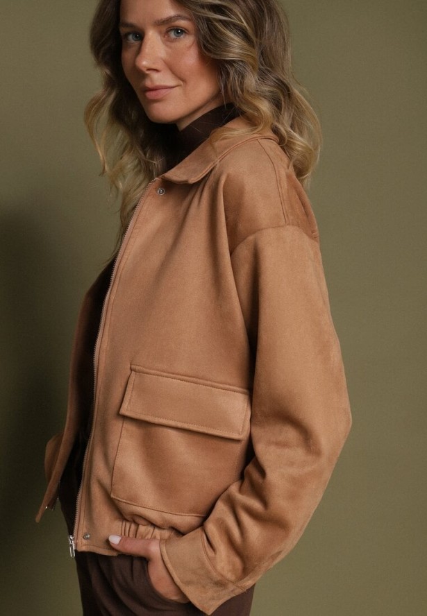 Beżowa Kurtka Przejściowa Bomberka z Imitacji Zamszu z Kołnierzykiem Ervila