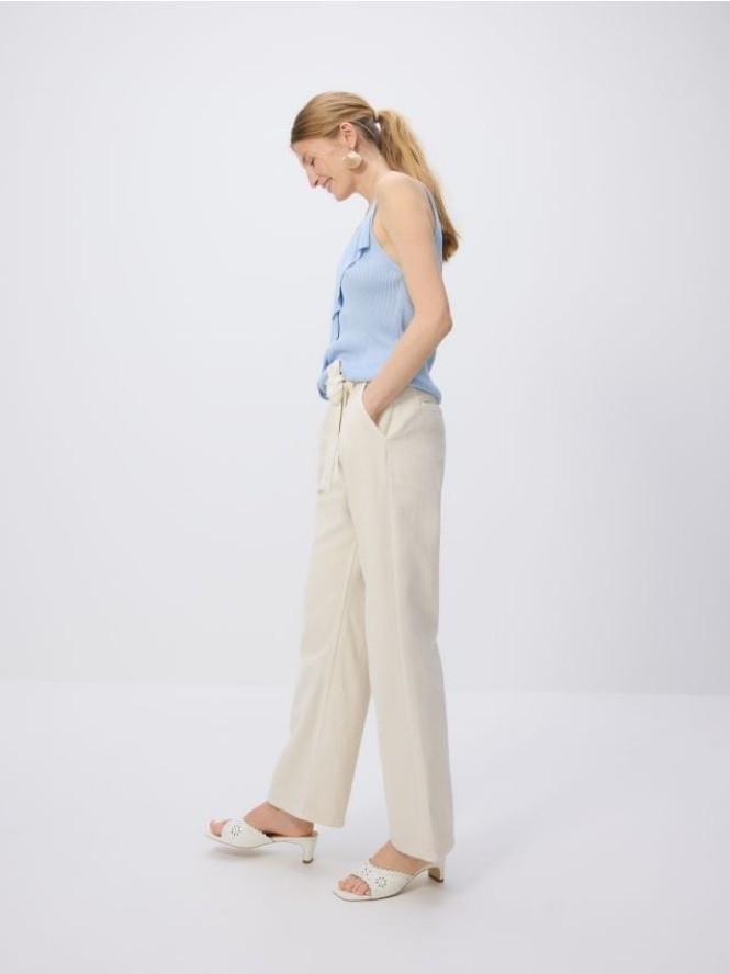 Jeansy wide leg z wiązaniem - złamana biel