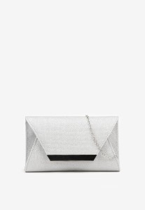 Srebrna Torebka Kopertówka z Metaliczną Aplikacją i Łańcuszkiem Milariela