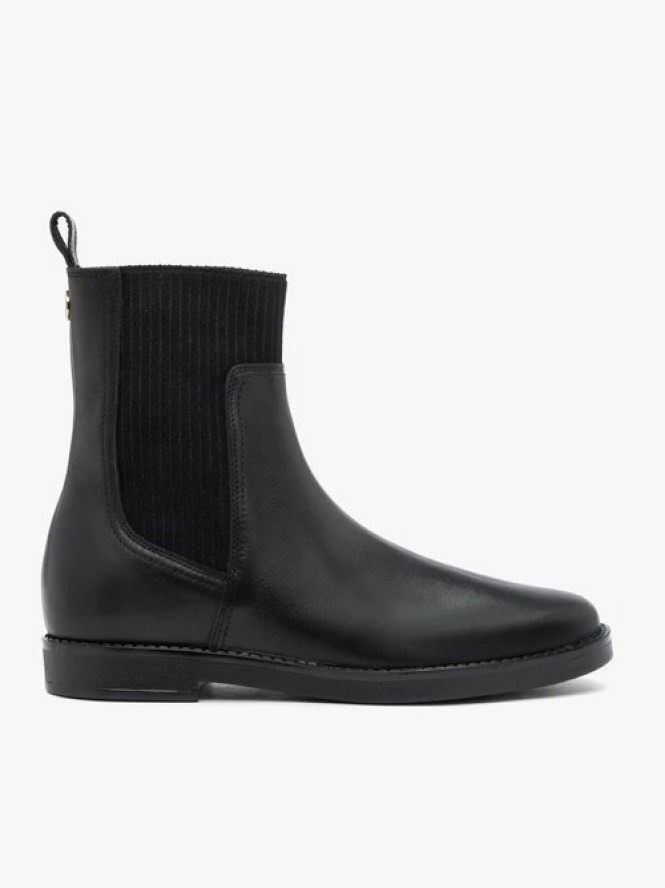 Czarne sztyblety ze ściągaczem