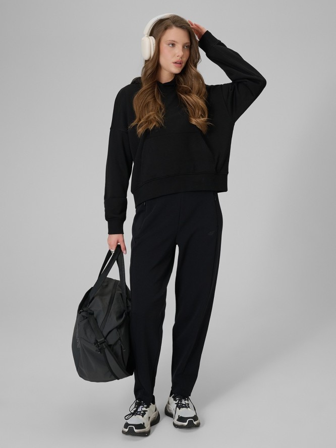 4F Bluza dresowa regular z kapturem damska - czarna XS
