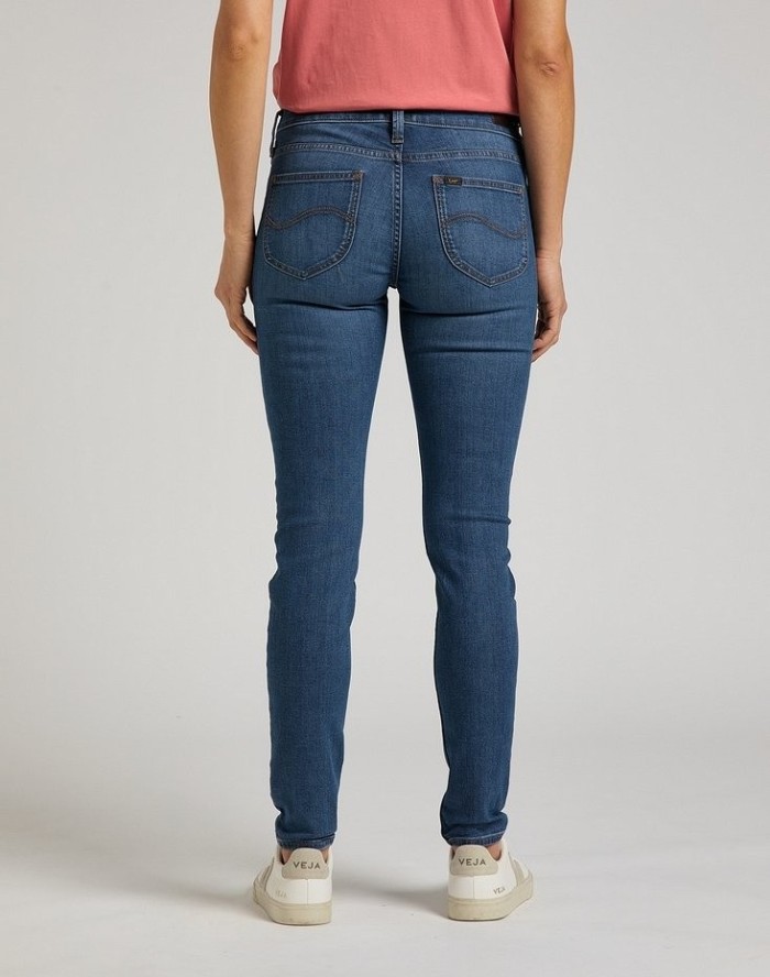 LEE SCARLETT DAMSKIE SPODNIE JEANSOWE MID WORN L526CGMZ 112319928