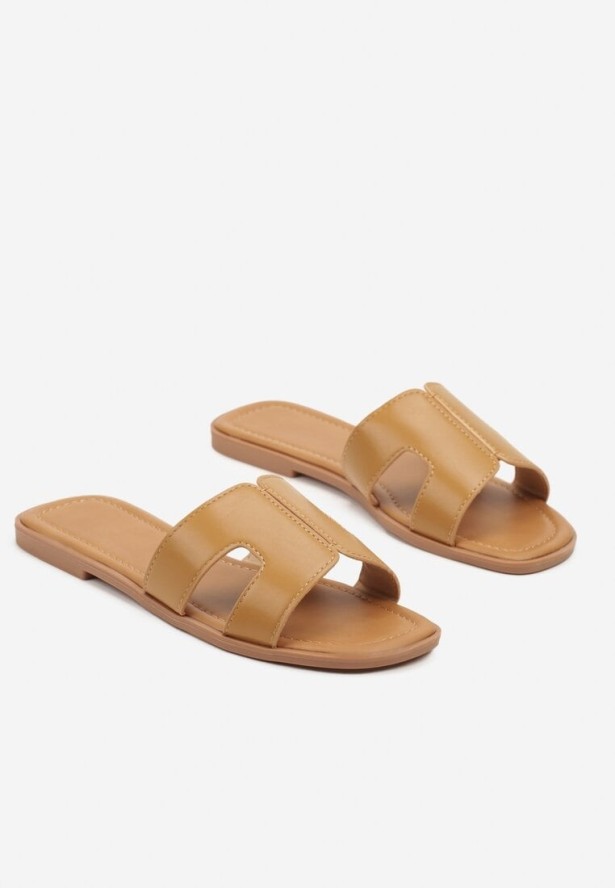 Brązowe Klapki Ozdobione Wycięciami Pillessa