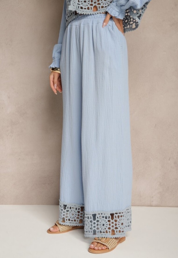 Jasnoniebieski Komplet z Bawełny z Ażurowymi Wstawkami Bluzka i Spodnie Paladorea