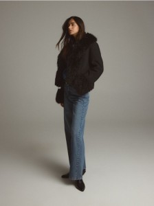 Kurtka ze sztucznym futerkiem - czarny