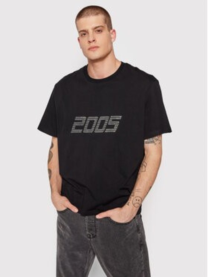 2005 T-Shirt Unisex Signature Tee Czarny Relaxed Fit