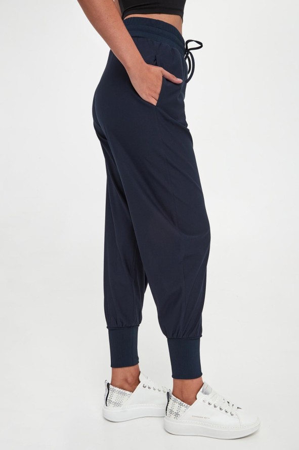 Spodnie dresowe damskie Aderire MM