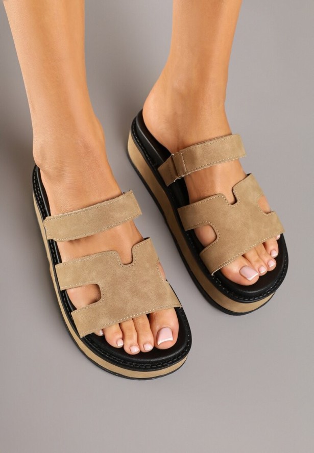 Ciemnobeżowe Klapki na Platformie Ozdobione Wycięciami Ellilna