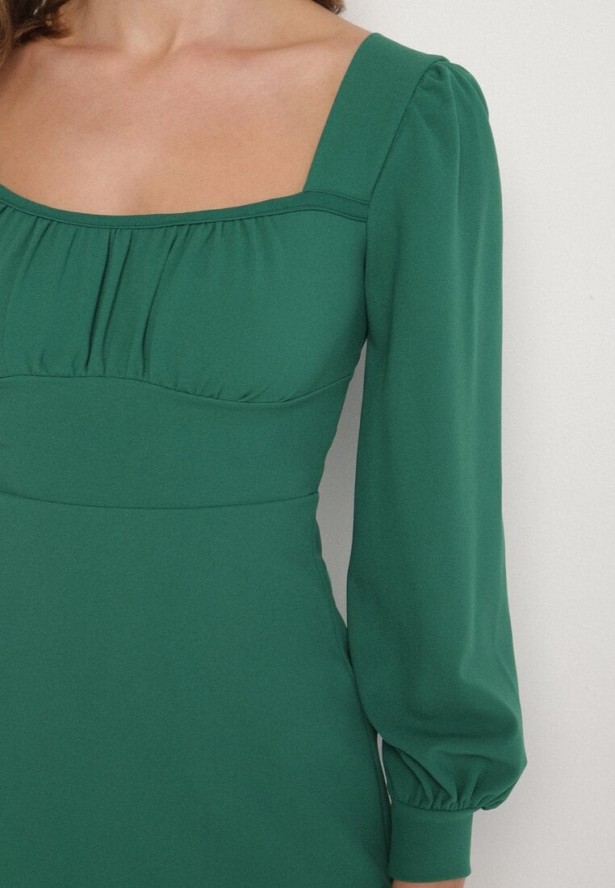 Zielona Sukienka z Bufiastymi Rękawami i Kwadratowym Dekoltem Sopanielle